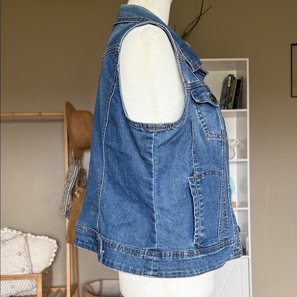 Denim Sleeveless Blue Vest Large - Picture 3 of 4